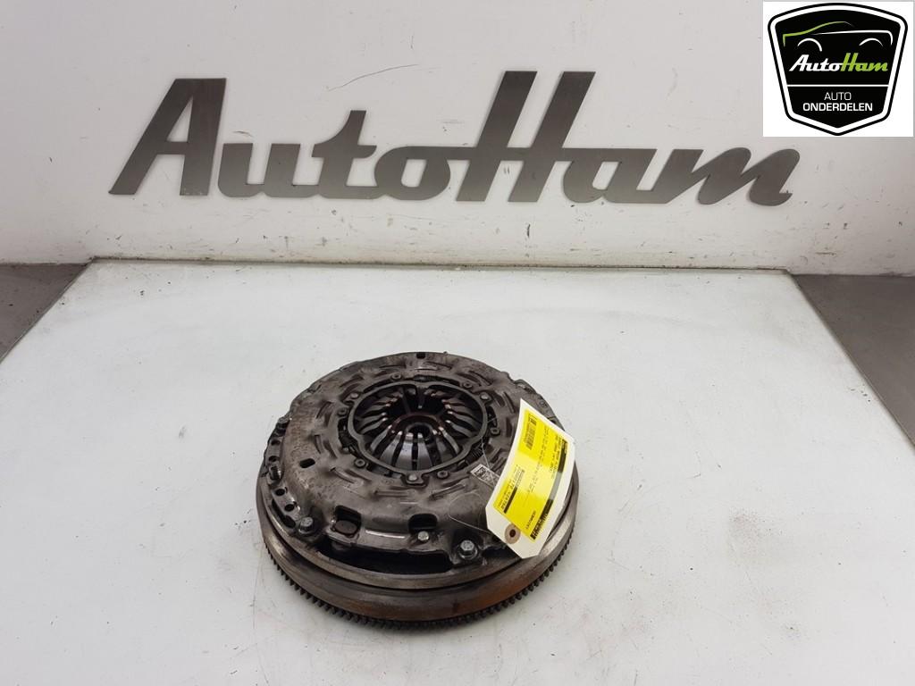 VOLANT MOTEUR BI-MASSE Opel Corsa E (01-2014/06-2019), Autos : Pièces & Accessoires, Utilisé, Opel