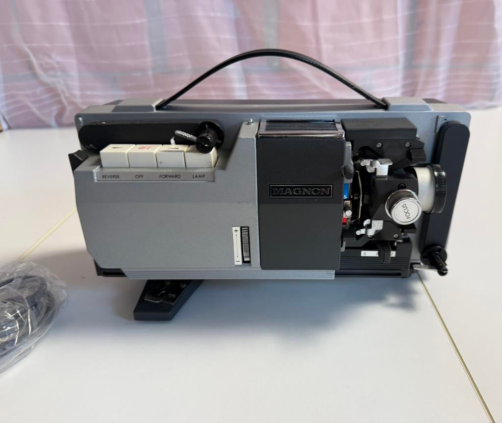 Projecteur de cinéma industriel Vintage Magnon 800., Enlèvement, Film 8 mm