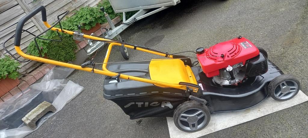 STIGA HONDA 5,0PK ZELFTREKKER BENZINE GRASMACHINE, Enlèvement