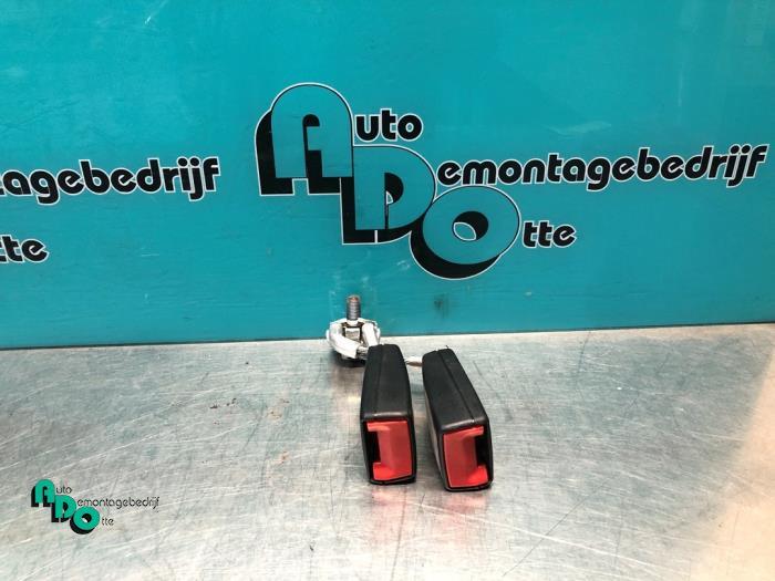 Insertion ceinture de sécurité arrière gauche d'un Volksw, Autos : Pièces & Accessoires, Volkswagen, -, 3 mois de garantie, Utilisé