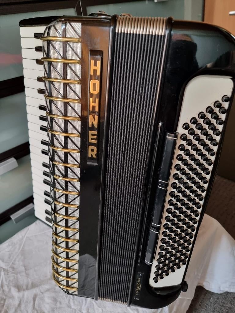 ACCORDEON HOHNER-ATLANTIC 4 N DE LUXE.120 Bass, Comme neuf, Enlèvement, Avec bretelles, 120 basses