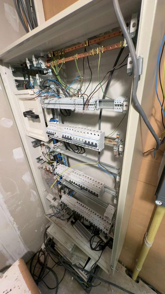 Electro, Ophalen, Zo goed als nieuw