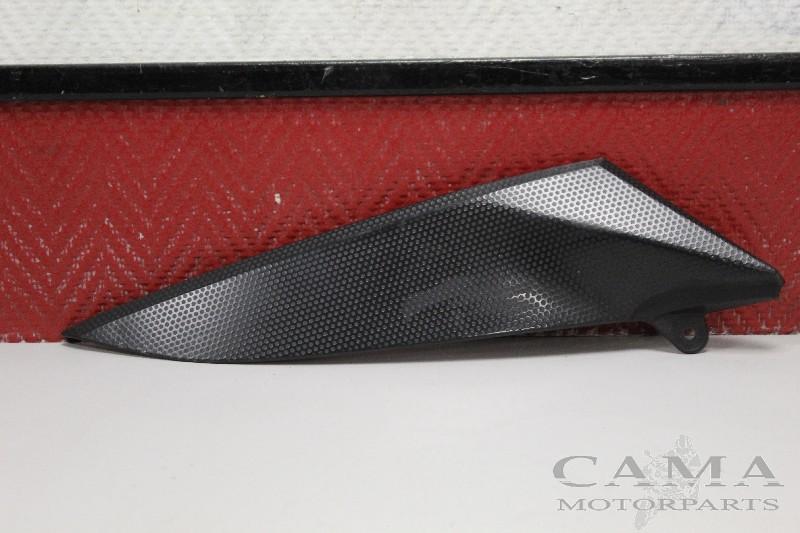 COQUE CÔTÉ DROIT Yamaha YZF R1 2004-2006 (YZF-R1 5VY), Motos, Dhr. S. di Majo, Utilisé, Info@cama-motorparts.nl, P.J. Troelstraweg 8 8
3144 CX  MAASSLUIS, NL