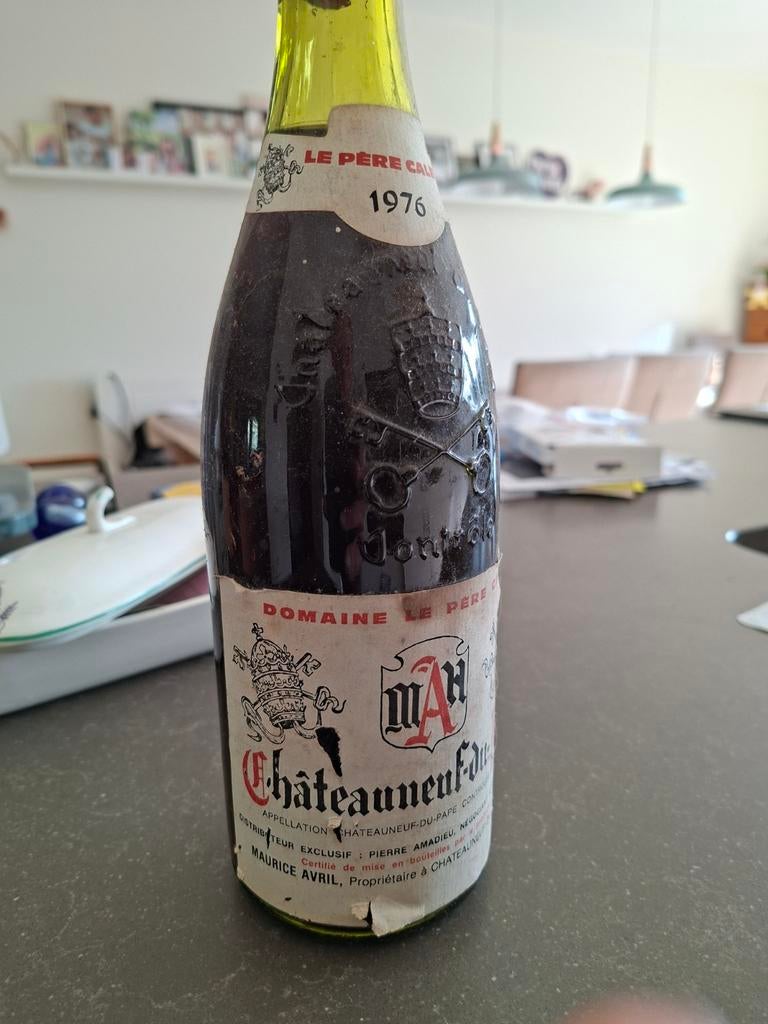 Châteauneuf-du-Pape
Fles wijn jaar 1976, Enlèvement