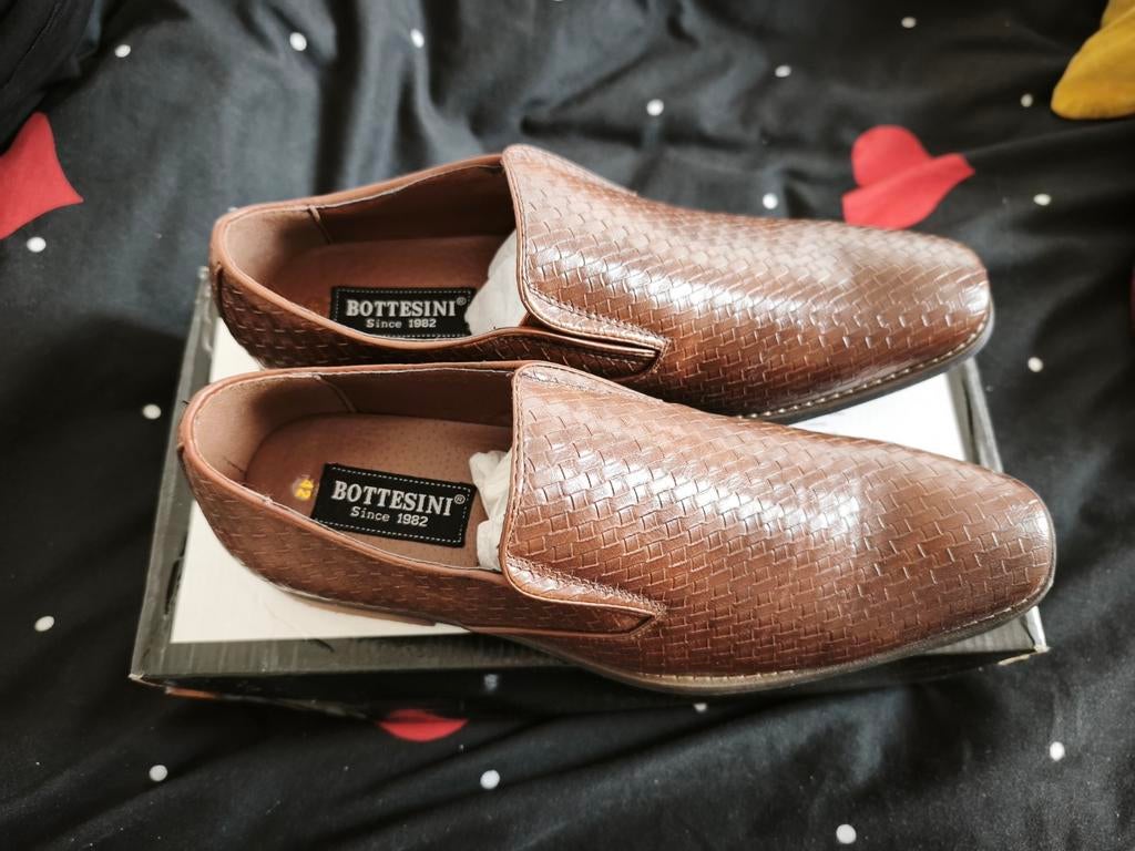 Chaussures Bottesini pointure 42, Sports & Fitness, Enlèvement, Neuf, Chaussures