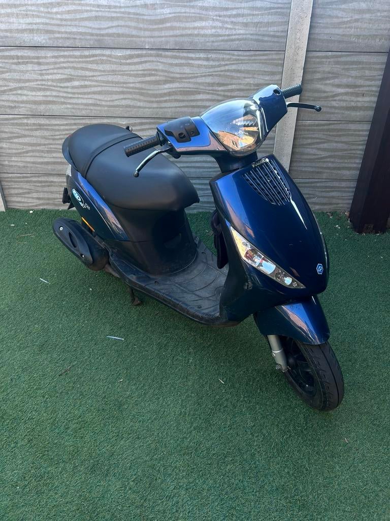 Piaggio zip - uitstekende staat, Fietsen en Brommers, Ophalen