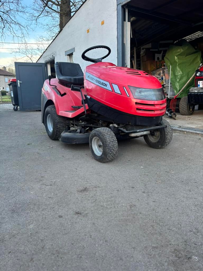 Zitmaaier massey ferguson, Ophalen, Gebruikt, Opvangbak, 90 tot 120 cm
