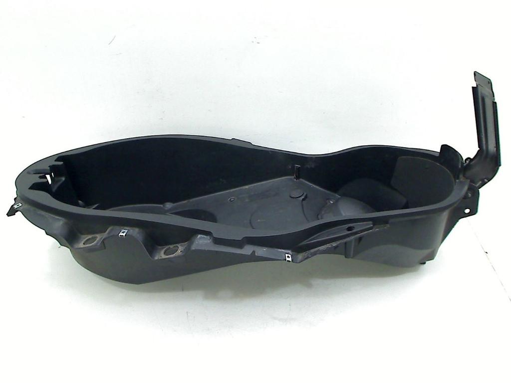 COFFRE À CASQUE YP 250 R X-MAX 2010-2013 (YP250R 1C0), Motos, Dhr. S. di Majo, Utilisé, Info@cama-motorparts.nl, P.J. Troelstraweg 8 8
3144 CX  MAASSLUIS, NL