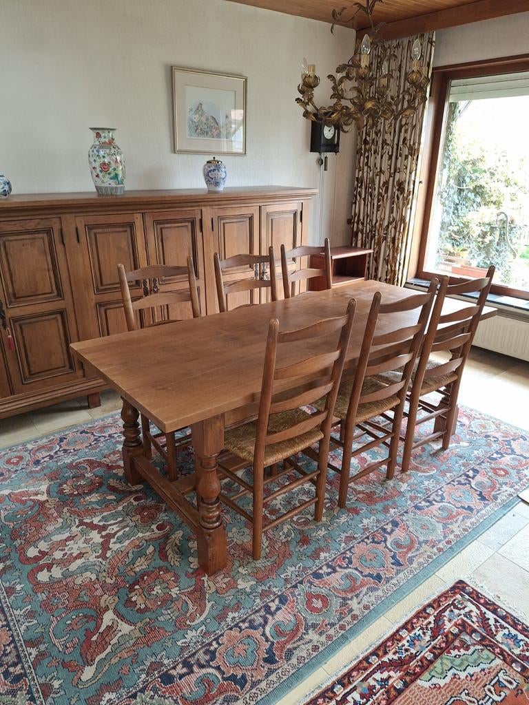 Vol eiken eetplaats en boekenkast, Ophalen