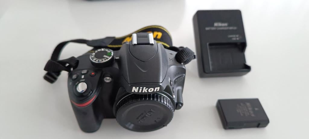 Nikon D3200 + tas (nieuwstaat), Ophalen, Zo goed als nieuw, Spiegelreflex, Nikon