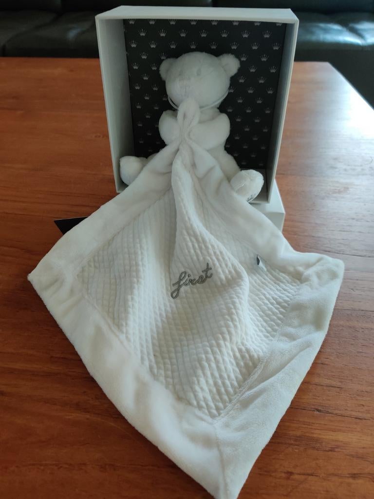 First doudou Bob 16 cm - wit, Kinderen en Baby's, Ophalen of Verzenden, Nieuw