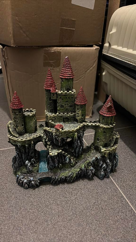 Ornament Kasteel, Dieren en Toebehoren, Ophalen of Verzenden, Zo goed als nieuw