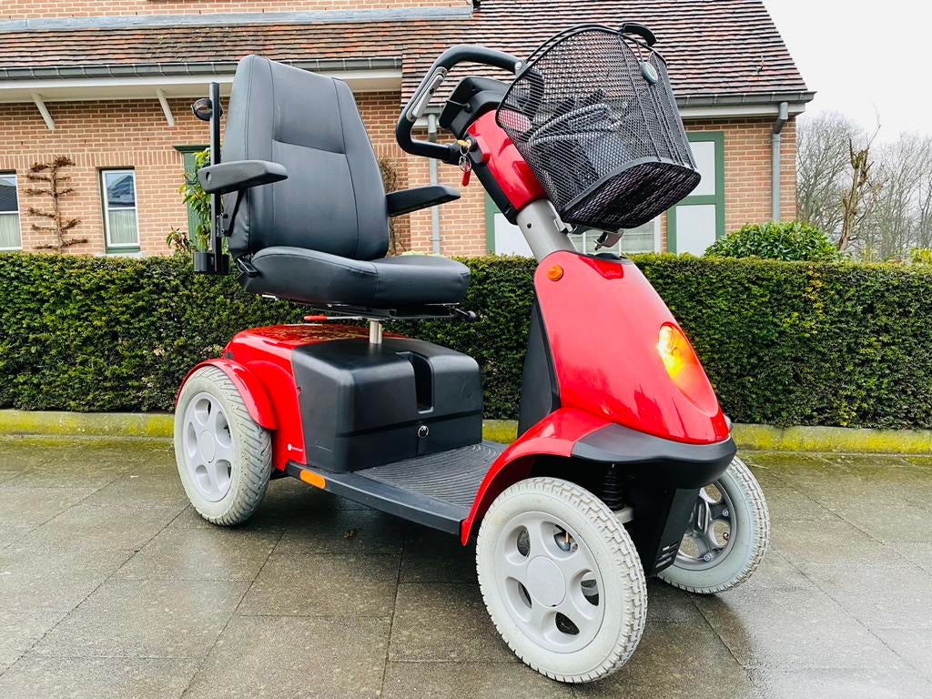 Voiturtte électrique 4 roues TROPHY 6 - Scootmobiel PMR, Divers, Chaises roulantes, Enlèvement ou Envoi, Pliant, Comme neuf, Fauteuil roulant électrique