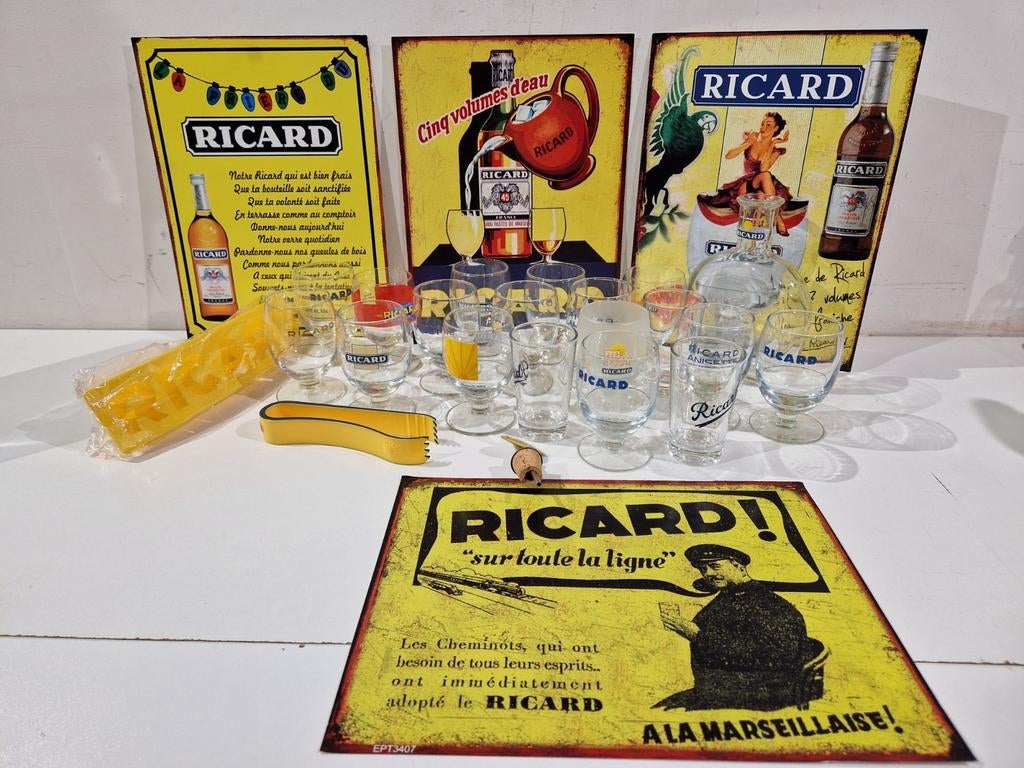 Ricard set van 4 borden , 18 glazen , 1 karaf ,1 tang , stop, Verzamelen, Merken en Reclamevoorwerpen, Ophalen of Verzenden
