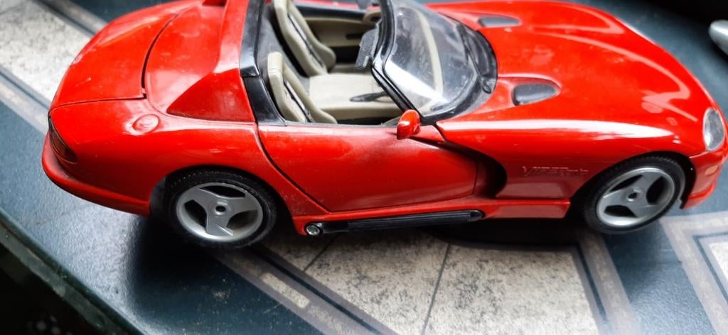 Modèle de voiture Dodge Viper rouge, Enlèvement ou Envoi, Comme neuf