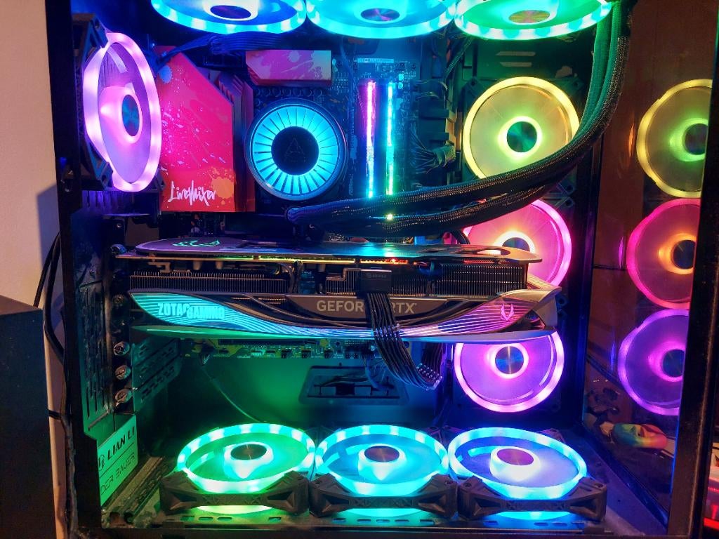 rtx 5090 te ruil 4090 is al verkocht, Ophalen of Verzenden, AMD