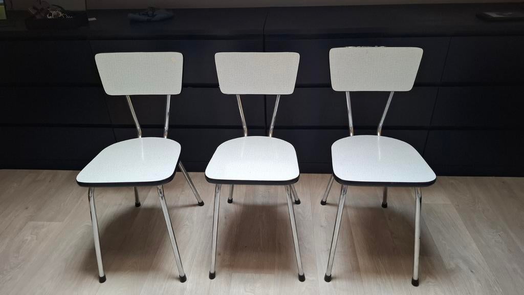 3 keukenstoelen formica, Ophalen