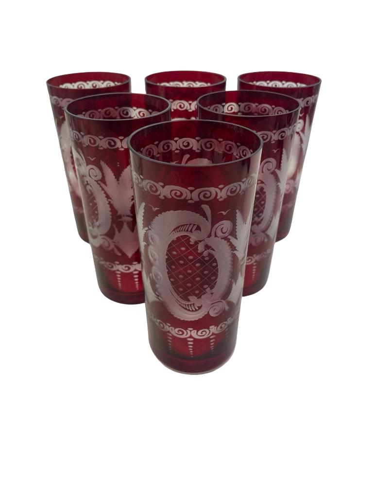 6 gobelets en cristal de Bohême rouge décor oiseaux, Antiquités & Art, Enlèvement ou Envoi