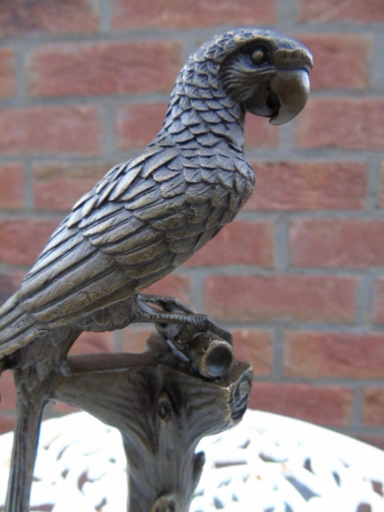 papegaai op bronzen stam met gieterijstempel., Antiek en Kunst, Ophalen, Brons