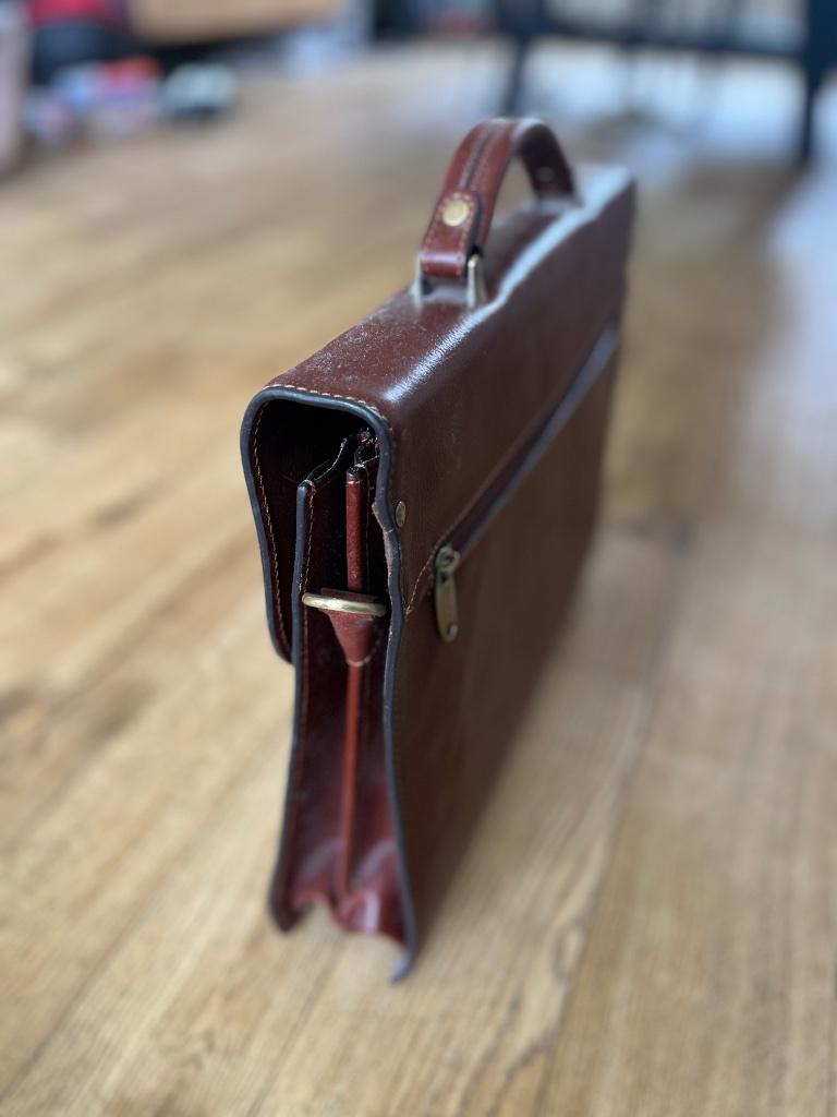 Lederen aktetas, Handtassen en Accessoires, Tassen | Schooltassen, Zo goed als nieuw, Aktetas of Boekentas, 30 tot 40 cm, 30 tot 40 cm