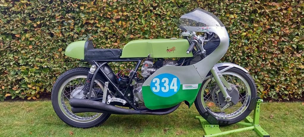 Benelli Pasolini replica classic racer