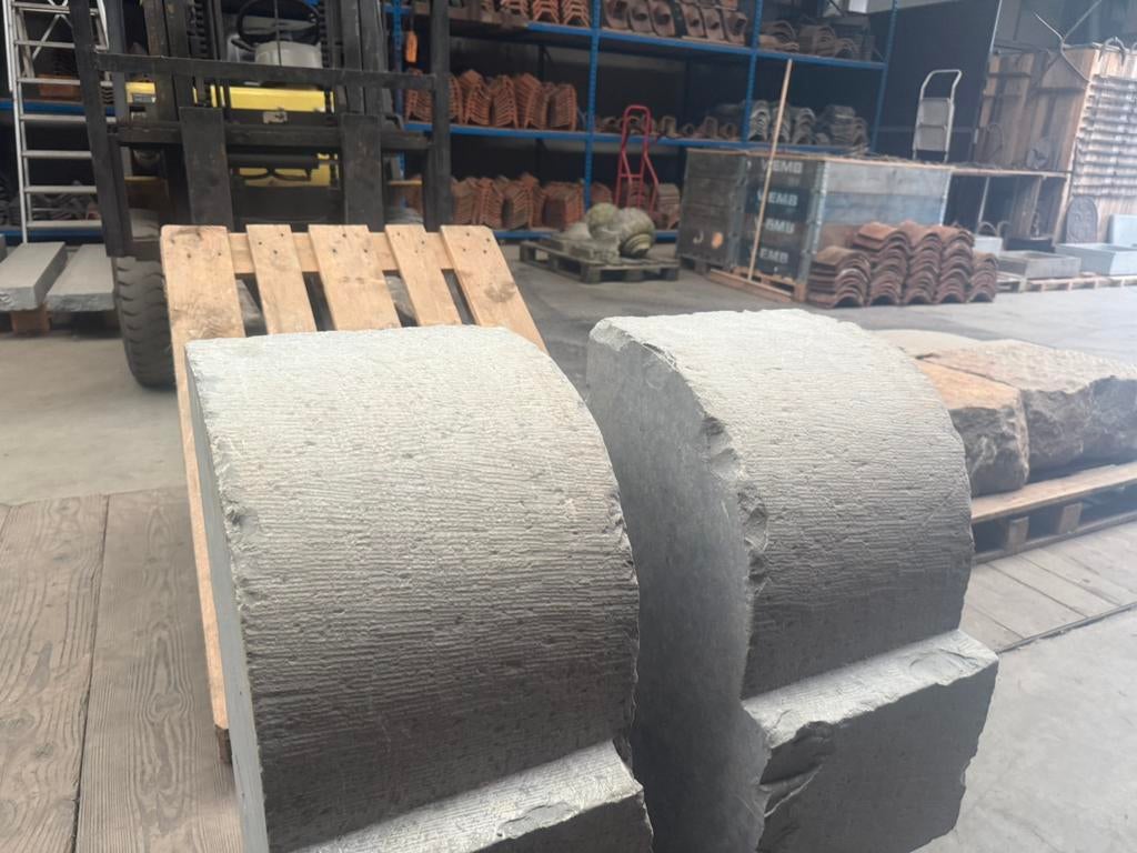 pierre bleue, chasse roues , bornes ,consoles, Jardin & Terrasse, Enlèvement, Utilisé, Poteaux