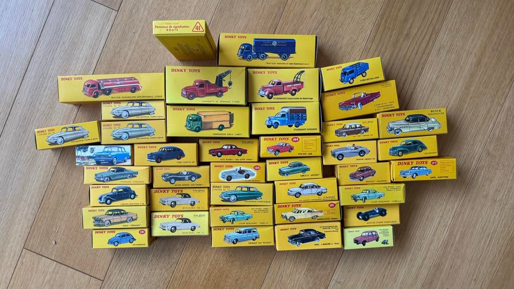 38x Dinky Toys Atlas Editions Collection - Boxed, Hobby en Vrije tijd, Modelauto's | 1:43, Zo goed als nieuw, Ophalen of Verzenden