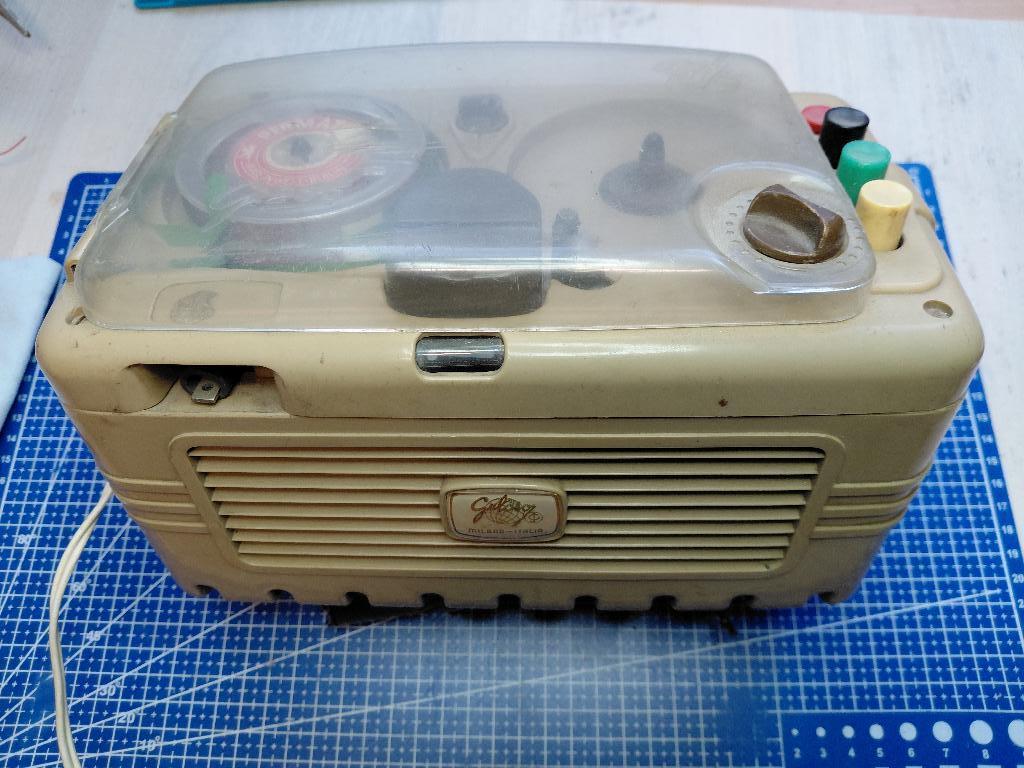 Magnétophone Geloso G.255   VINTAGE, TV, Hi-fi & Vidéo, Enregistreurs audio, Magnétophone défectueux, Enlèvement ou Envoi