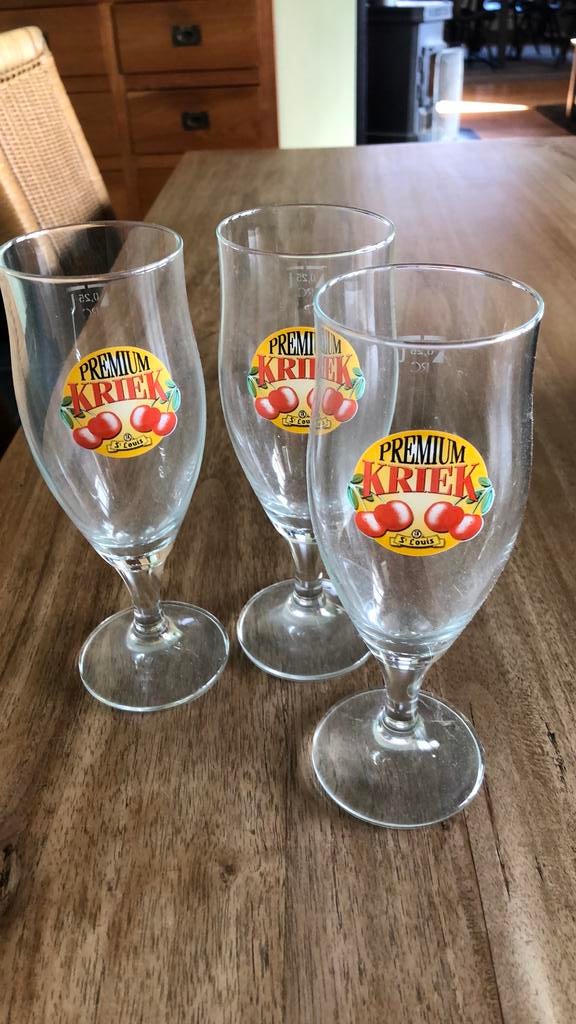 Kriek glazen, Enlèvement, Comme neuf