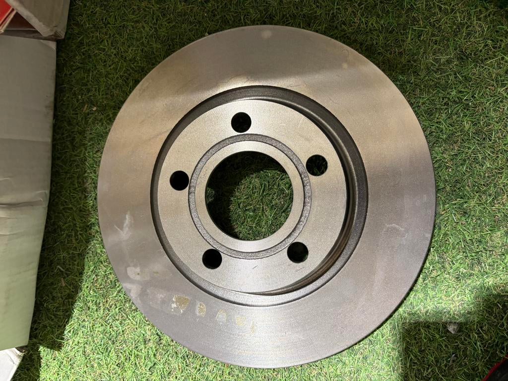 Lot de disques de frein brembo neuf très grosse quantité, Ophalen