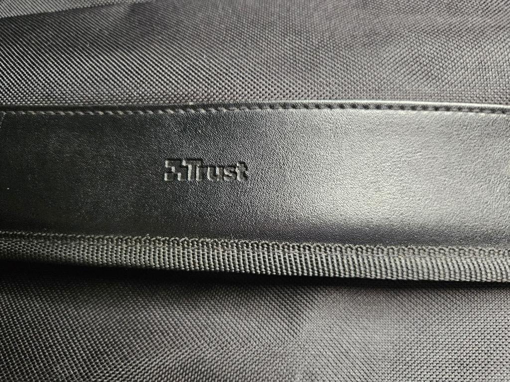 Te koop laptoptas, Informatique & Logiciels, Sacoches d'ordinateur portable, Enlèvement ou Envoi, 17 pouces ou plus, Comme neuf