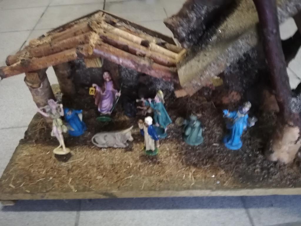 CRECHE DE NOËL EN BOIS ANCIENNE, Divers, Enlèvement, Comme neuf