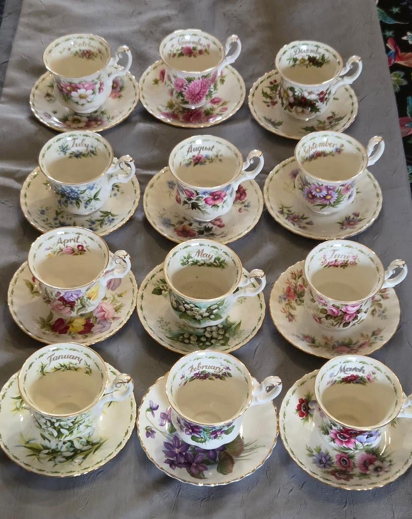 12 Tasses Royal Albert Flower of the Month, Enlèvement, Comme neuf, Porcelaine, Tasse et/ou soucoupe