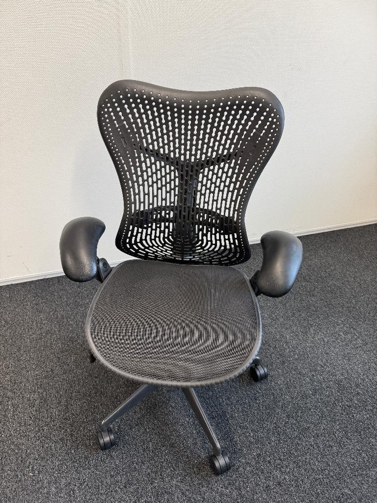 Fauteuil de bureau Herman Miller Mirra, Comme neuf, Enlèvement, Chaise de bureau, Ergonomique