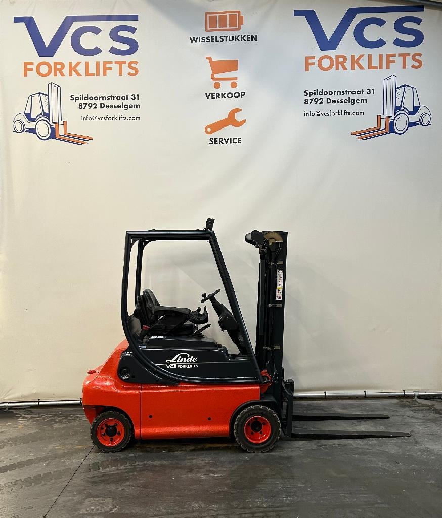 LINDE 2 ton -TRIPLEX SIDESHIFT ACCU 2022, Zakelijke goederen, Machines en Bouw | Heftrucks en Intern transport, Ophalen, Linde