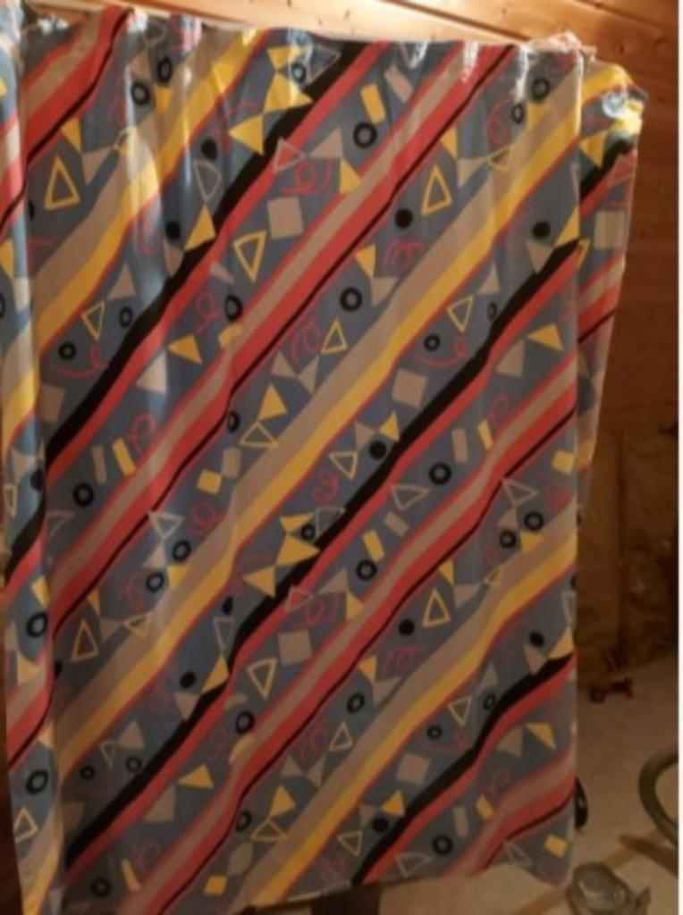 2 gordijnen en 1 rail, Ophalen, Gebruikt