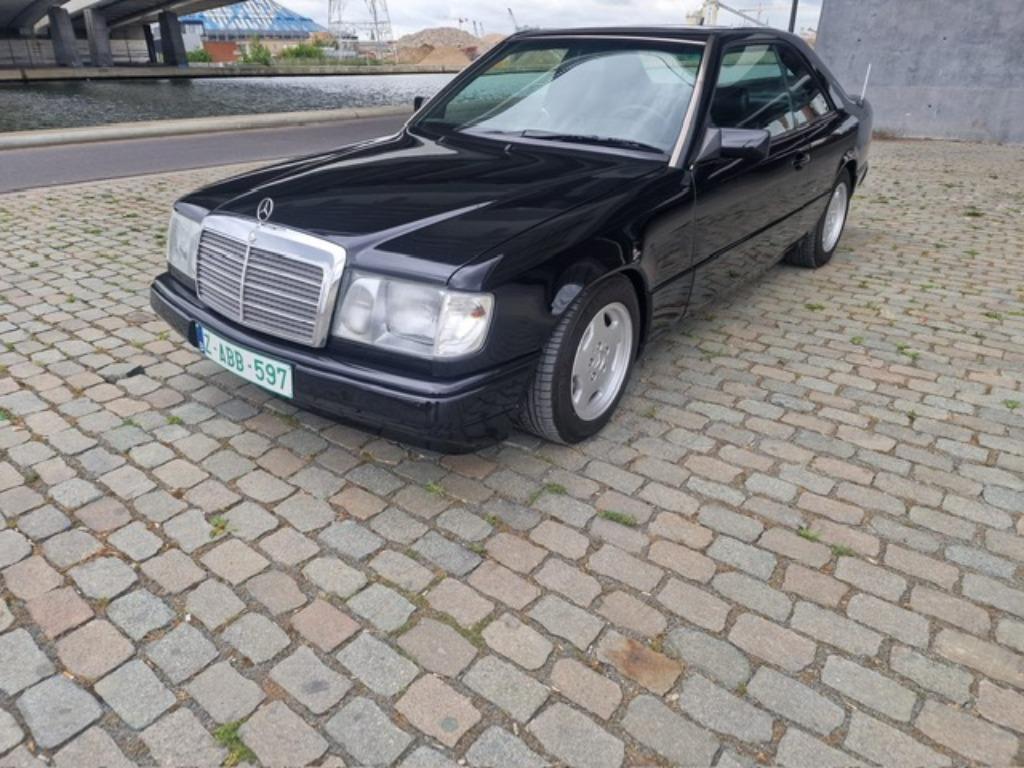 Mercedes W124 Coupé, Auto's, Automaat, 4 zetels, Zwart, Zwart