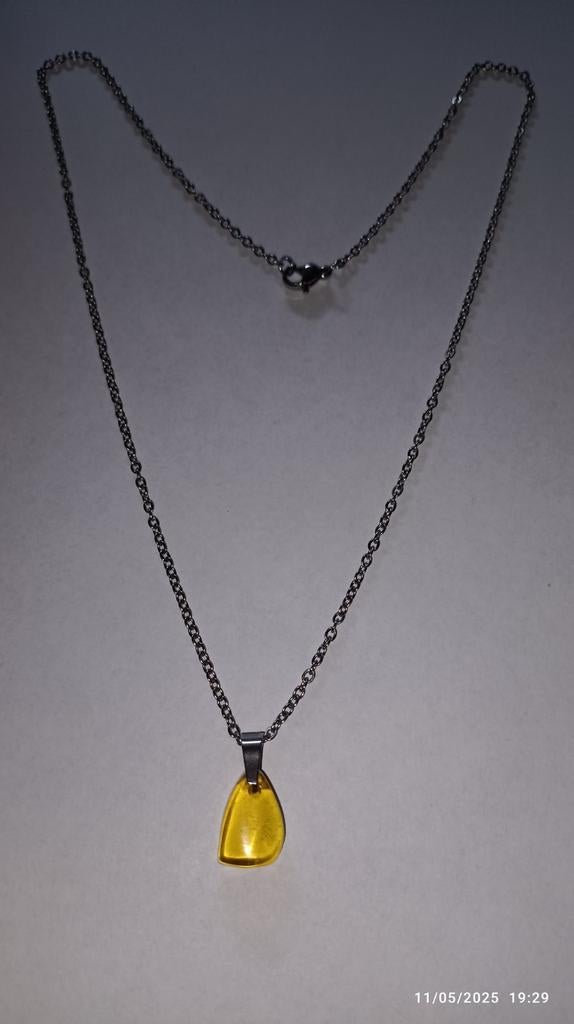 Pendentif avec ambre de la République Dominicaine, Bijoux, Sacs & Beauté, Pendentifs, Neuf, Enlèvement