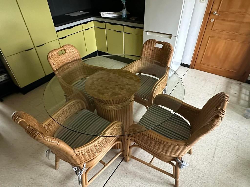 Table avec chaises, Enlèvement, Comme neuf