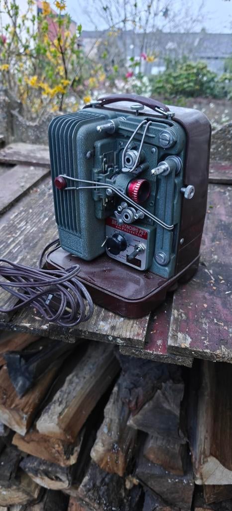 Ancien Projecteur Bell & Howell Monterey Design 253 R 8MM, Enlèvement, Projecteur