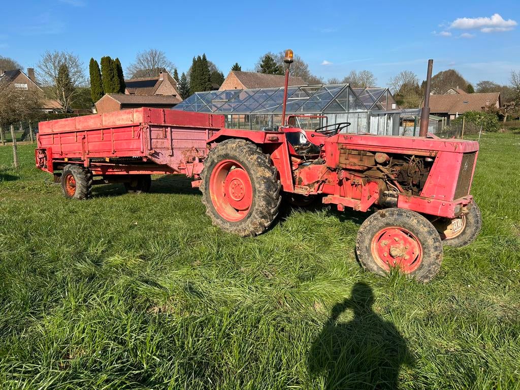 Mestwagen Cavero NT350 met hoogsels, Ophalen