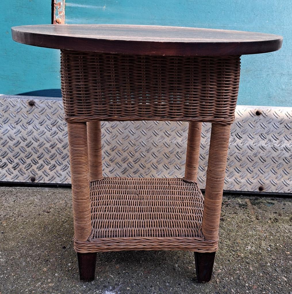 Tafel tafeltje oud rotan tafeltje, Ophalen