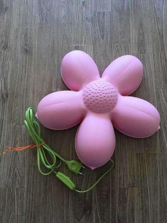 Ikea wandlamp bloemvorm, Huis en Inrichting, Lampen | Wandlampen, Ophalen, Zo goed als nieuw, Kunststof