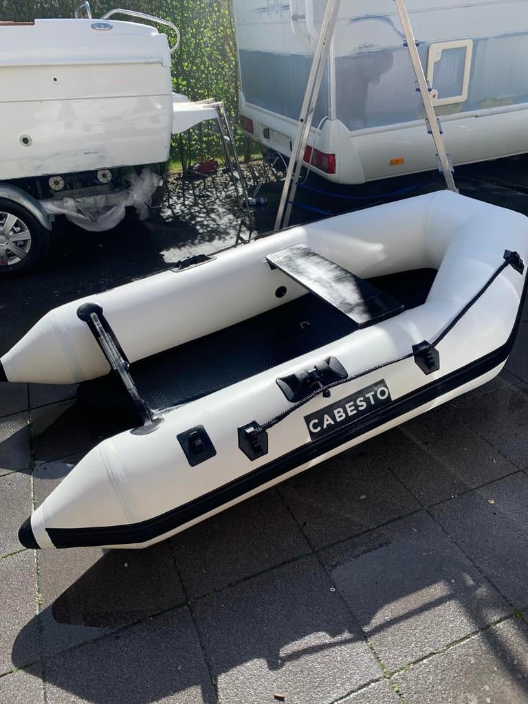 Rib cabesto 230 met 12 volt motor 2021, Watersport en Boten, Rubberboten, Airdeck, Elektrisch, Zo goed als nieuw, Ophalen