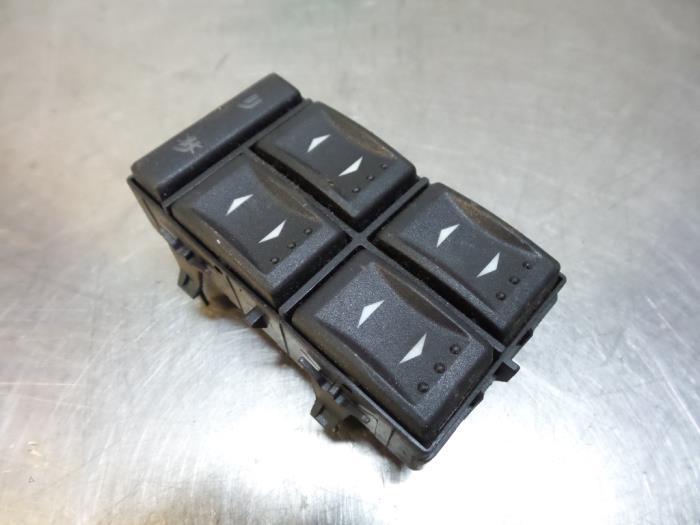 Commutateur vitre électrique d'un Ford Mondeo (Mondeo 00-), Autos : Pièces & Accessoires, Tableau de bord & Interrupteurs, Ford