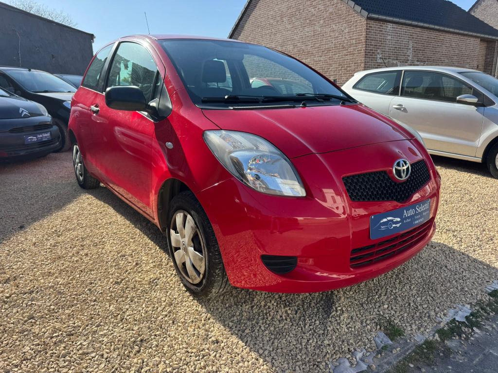 TOYOTA YARIS 1.0//ESSENCE// CARNET//2 CLÉS//GARANTIE, Autos, Toyota, Rouge, Achat, Entreprise, Attache-remorque