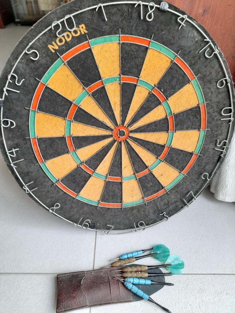 Bristle dart board England, Ophalen of Verzenden