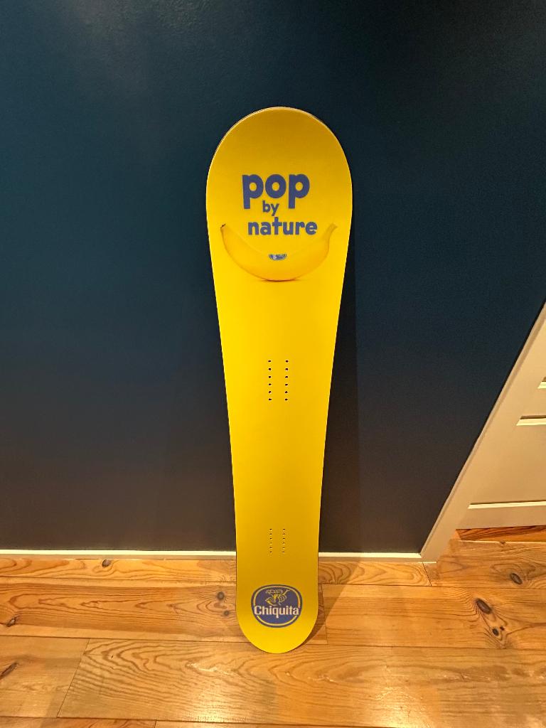 Planche de snowboard Chiquita, Enlèvement ou Envoi, Neuf, Planche