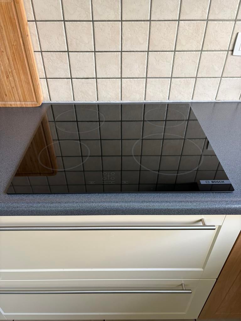 BOSCH Keramische kookplaat 60cm - 4 kookzones, Elektronische apparatuur, Kookplaten, Ophalen, Keramisch, 4 kookzones, Zo goed als nieuw
