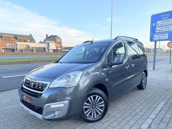 Peugeot Partner Tepee 2018 1.2benzine 100dkm Pdc Led Navi, Autos, Peugeot, Cuir, Argent ou Gris, Achat, Euro 6